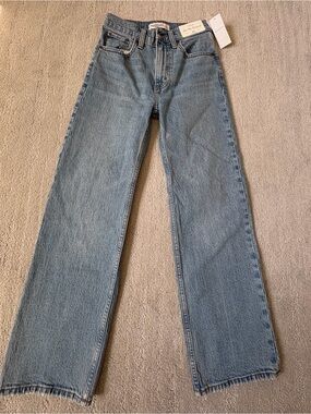 Women’s Abercrombie & Fitch High-Rise 90s relaxed fit extra short